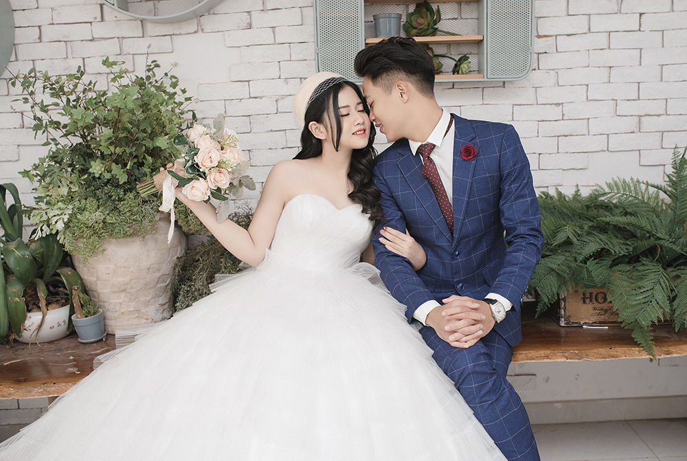 Chụp ảnh cưới Hàn Quốc sẽ mang đến cho bạn những trải nghiệm tuyệt vời không thể nào quên được. Từ cách diễn xuất nghệ thuật đến sự tinh tế trong từng khung hình, chụp ảnh cưới Hàn Quốc sẽ tạo ra những bức ảnh đẹp nhất và đầy ý nghĩa nhất cho lễ cưới của bạn.