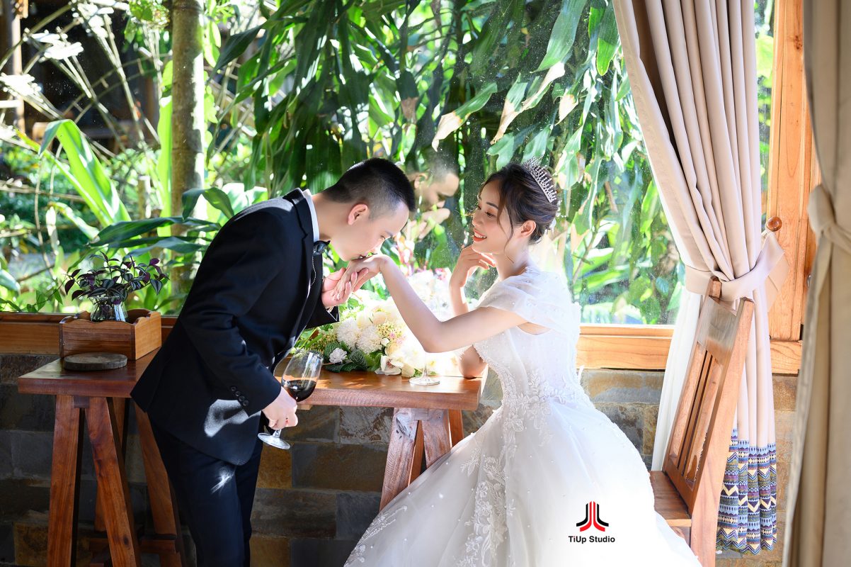 TiUp Studio Wedding
